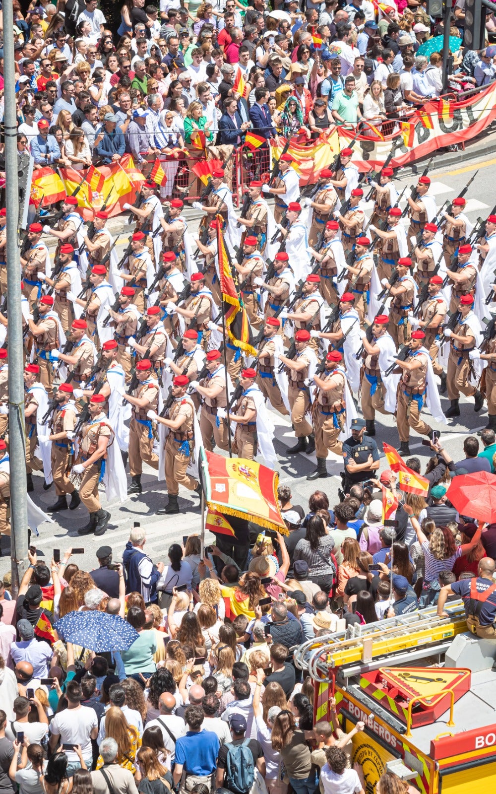 Las imágenes del desfile de las Fuerzas Armadas desde dentro y a vista de pájaro