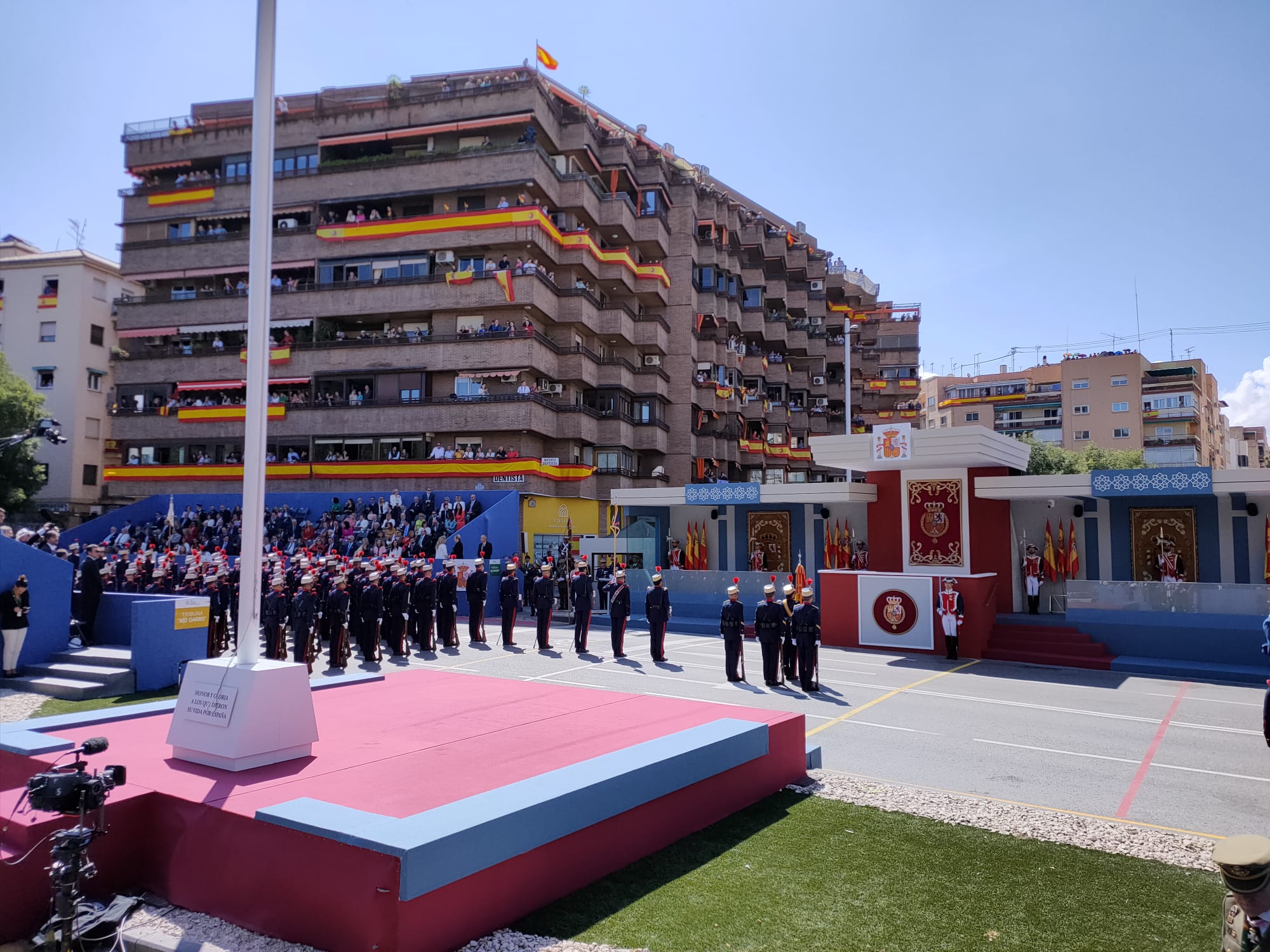 Las imágenes del desfile de las Fuerzas Armadas desde dentro y a vista de pájaro