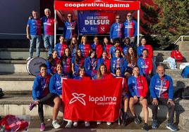 Las chicas del Atletismo Delsur Cooperativa La Palma posan en la misma instalación burgalesa.