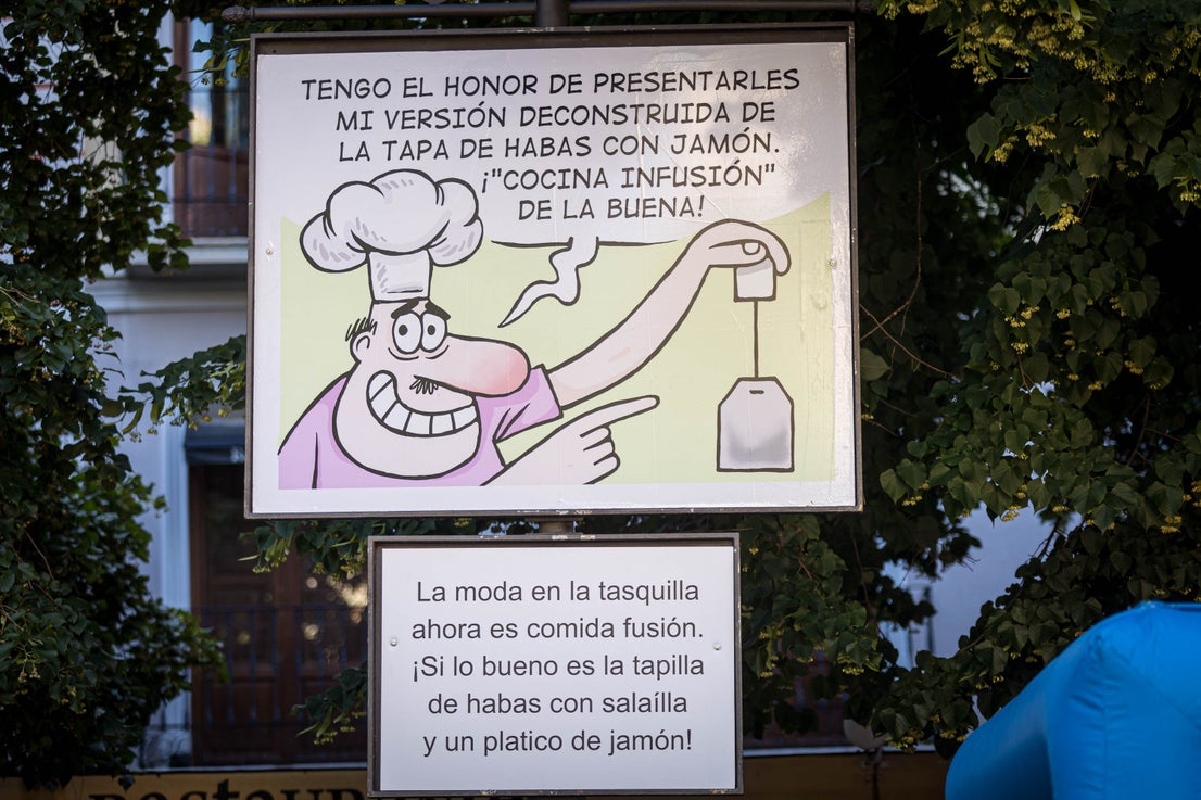 Las carocas ganadoras que recorren la Plaza de Bibrambla