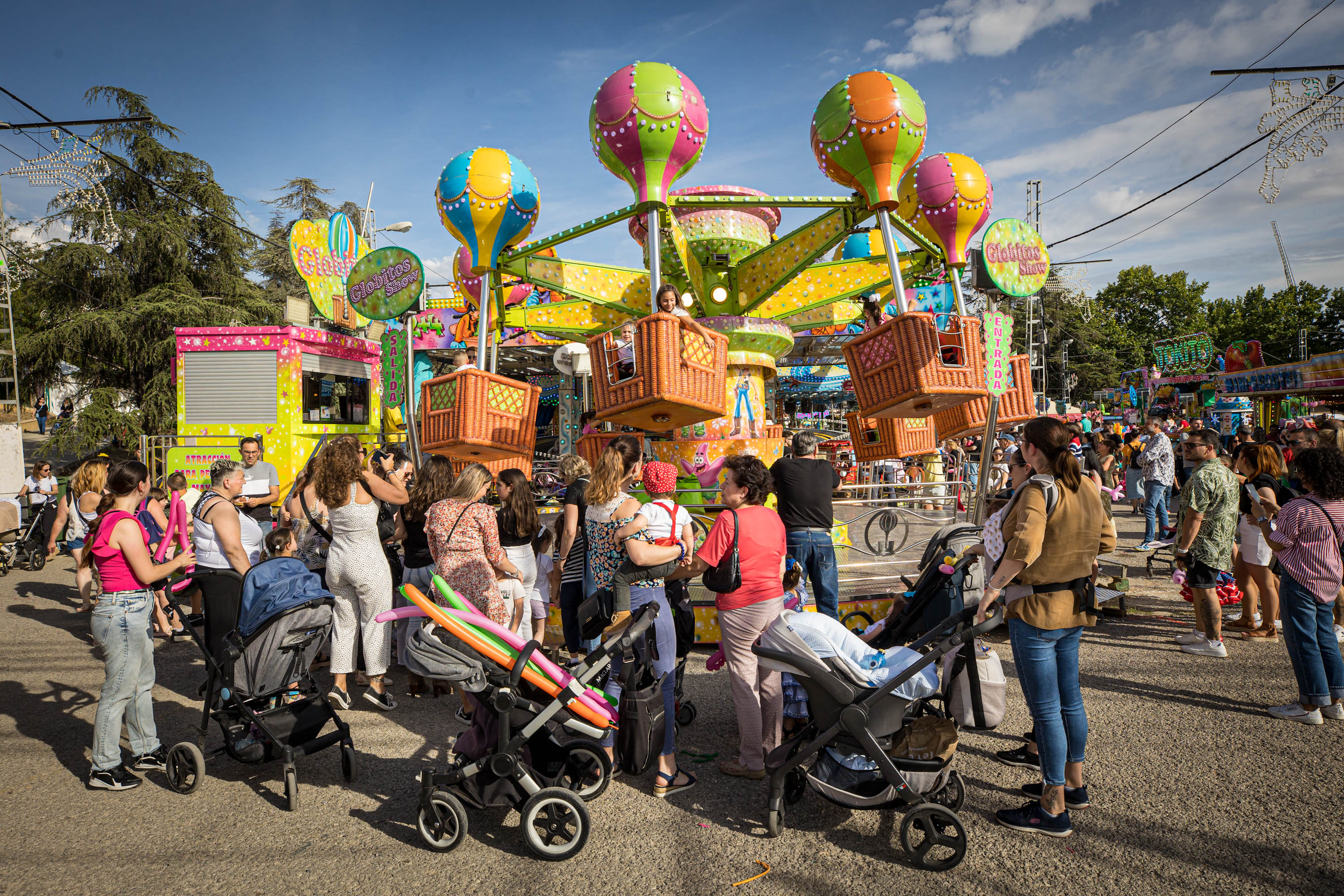 El día de los columpios &#039;baraticos&#039;, en imágenes