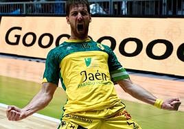 El argentino Alan Brandi celebra un tanto de esta temporada en el Olivo Arena.