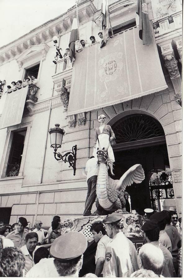 Los trajes de la Tarasca año a año desde 1936