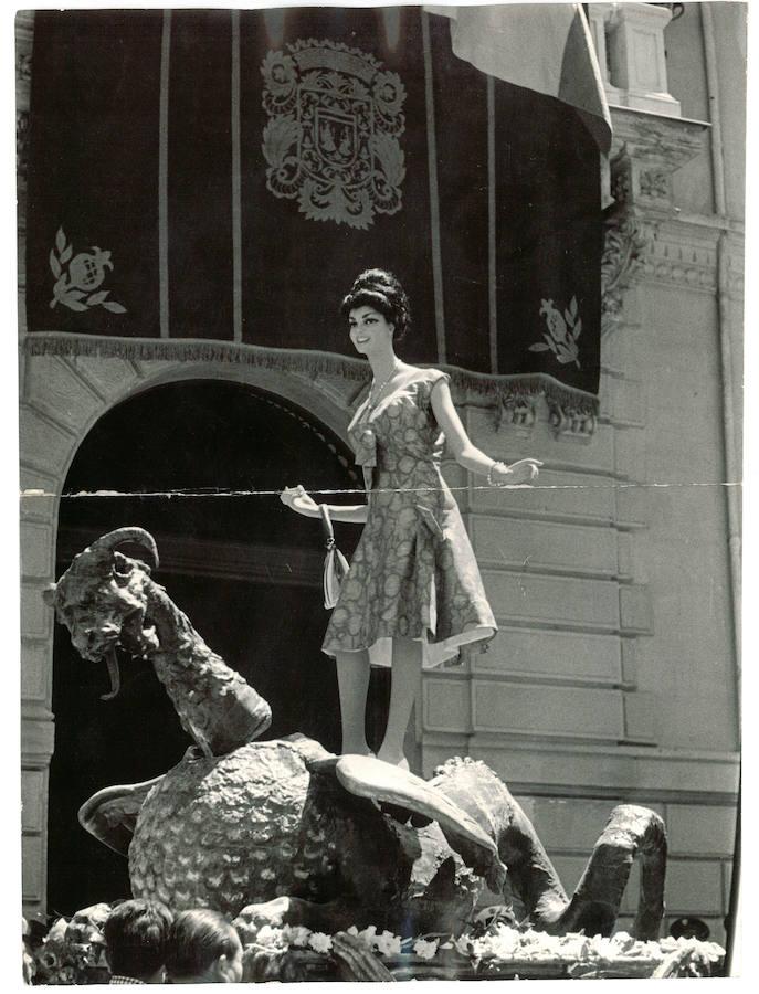 Los trajes de la Tarasca año a año desde 1936