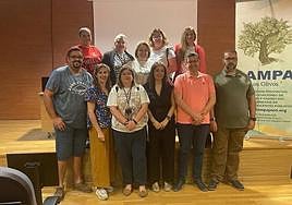 Foto de familia de la nueva junta directiva.