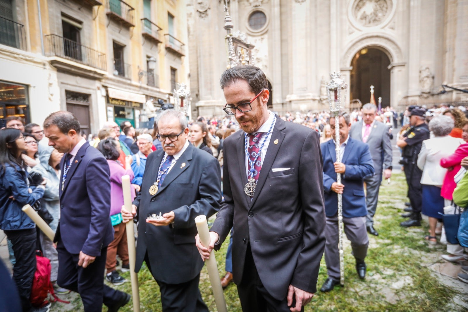 Las imágenes de la procesión del Corpus y la Tarasca por las calles de Granada