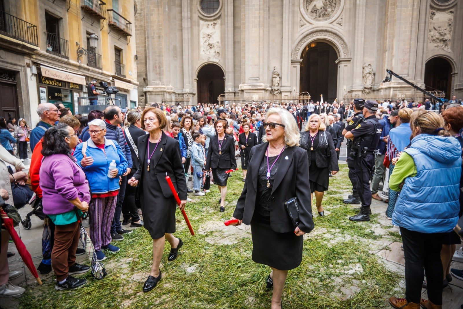 Las imágenes de la procesión del Corpus y la Tarasca por las calles de Granada