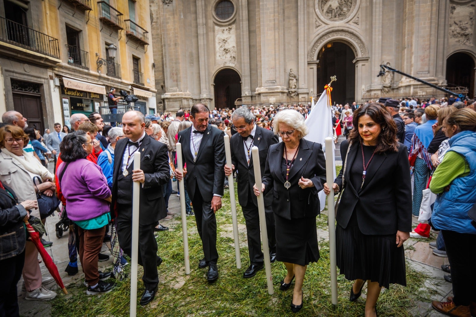 Las imágenes de la procesión del Corpus y la Tarasca por las calles de Granada