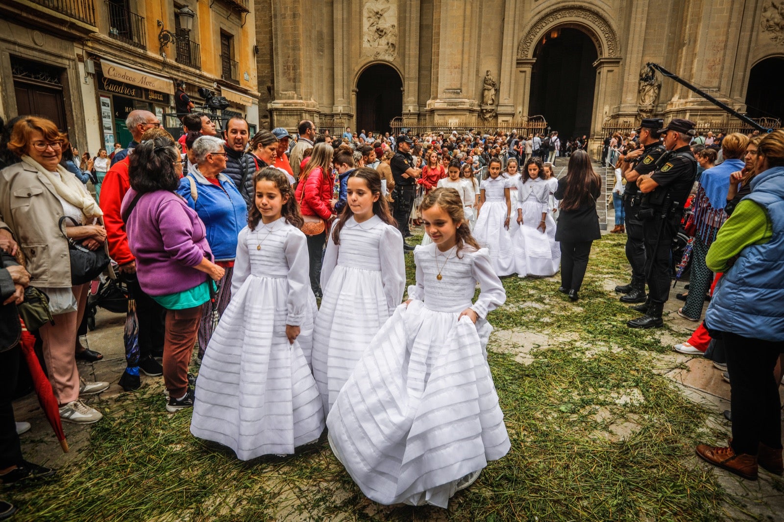 Las imágenes de la procesión del Corpus y la Tarasca por las calles de Granada