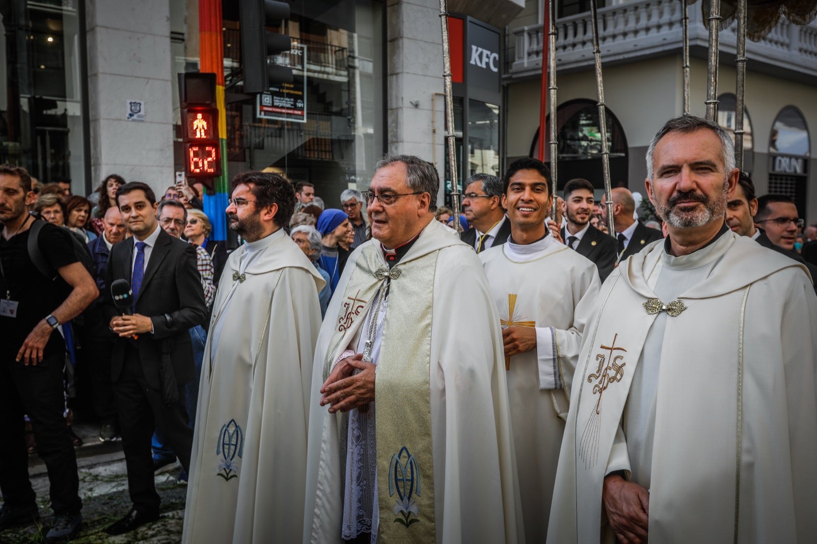 Las imágenes de la procesión del Corpus y la Tarasca por las calles de Granada