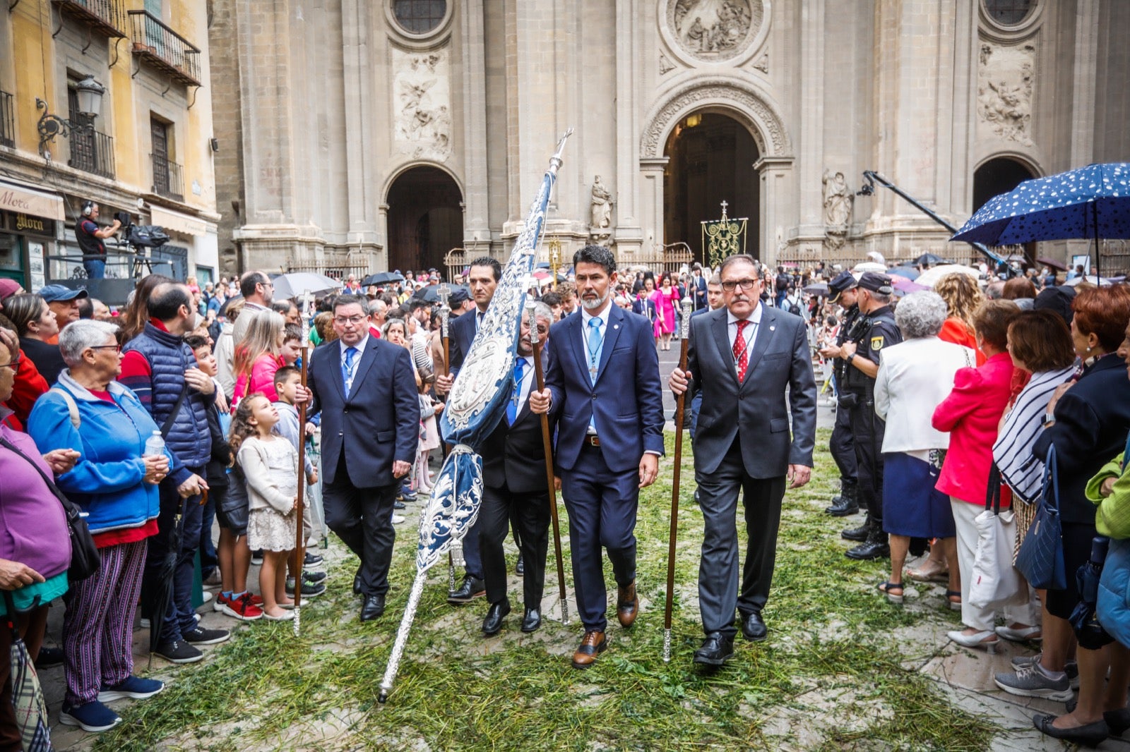 Las imágenes de la procesión del Corpus y la Tarasca por las calles de Granada