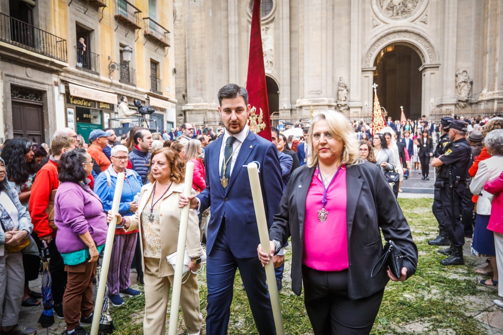 Las imágenes de la procesión del Corpus y la Tarasca por las calles de Granada