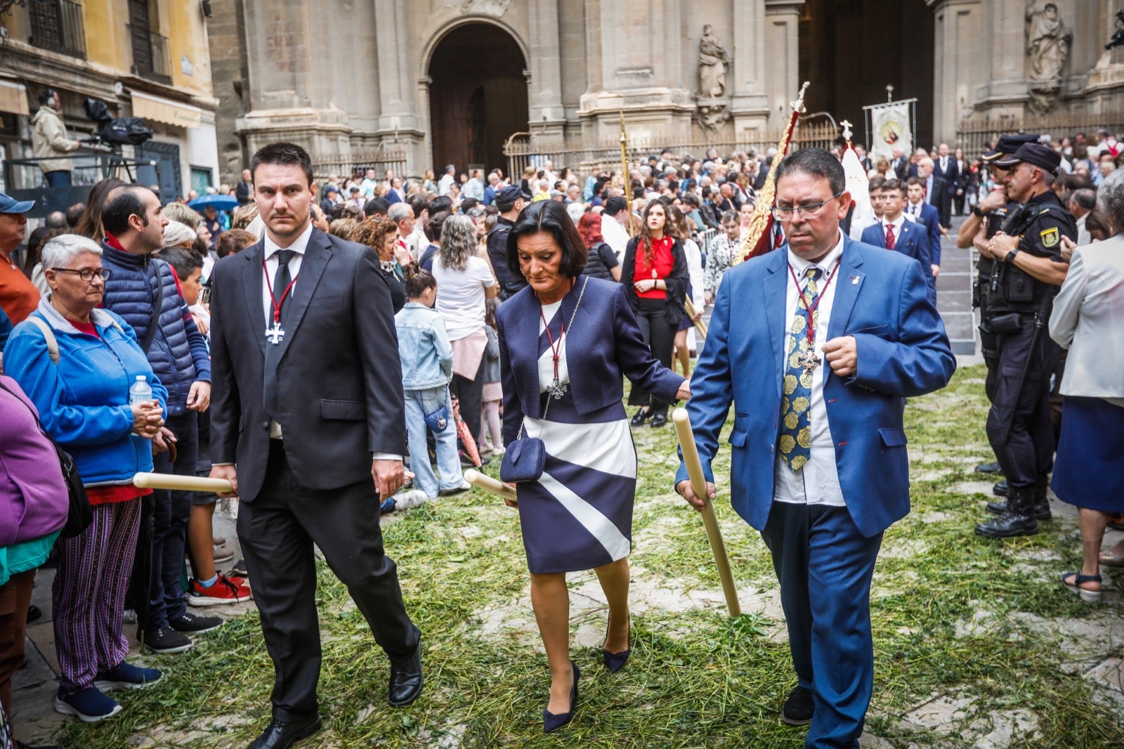 Las imágenes de la procesión del Corpus y la Tarasca por las calles de Granada