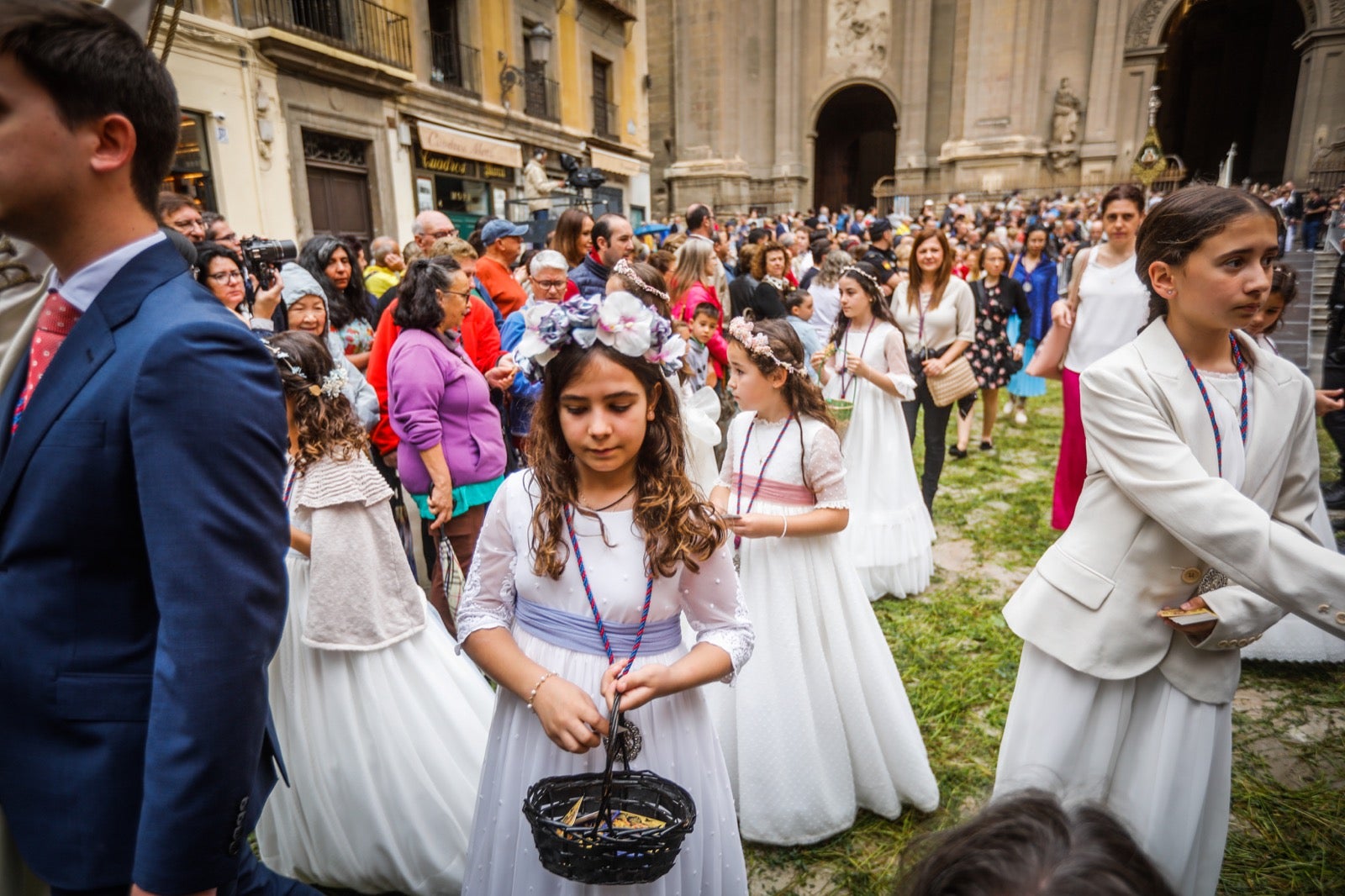 Las imágenes de la procesión del Corpus y la Tarasca por las calles de Granada