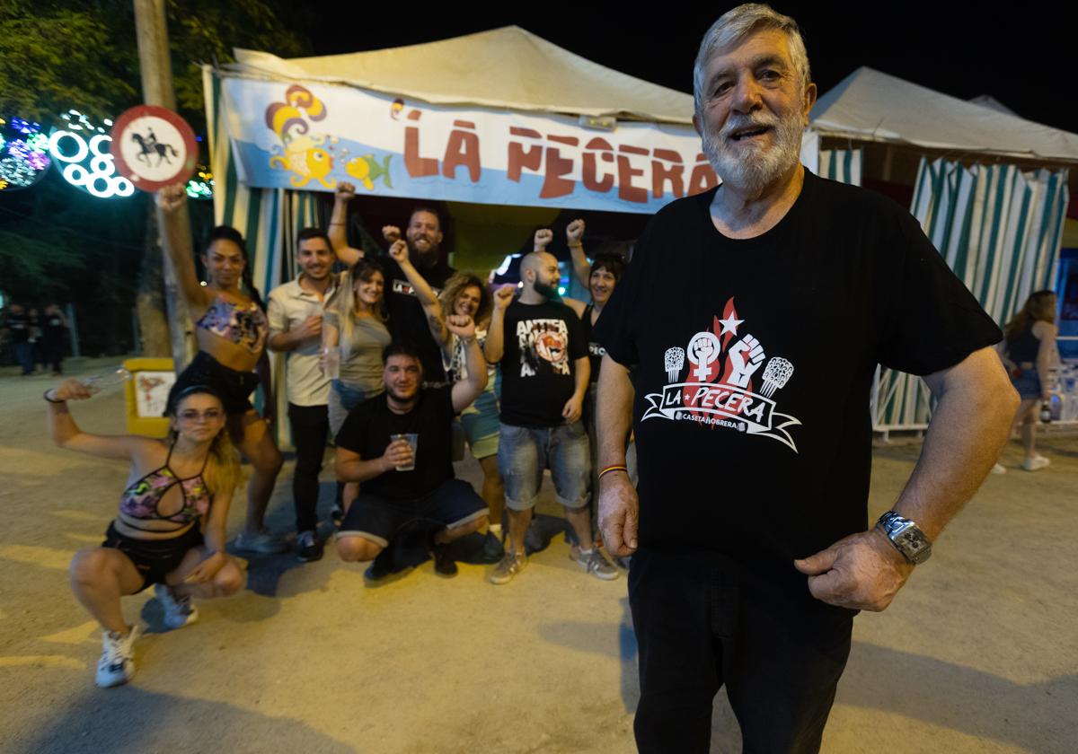 50 años dando guerra en el ferial de Granada, la caseta La Pecera está de aniversario