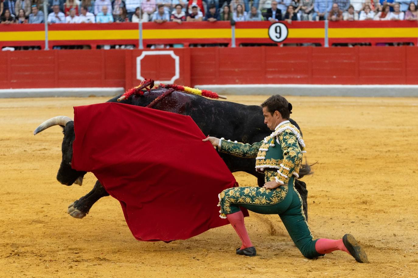 Las imágenes de la tarde triunfal de El Juli, Roca Rey y Tomás Rufo
