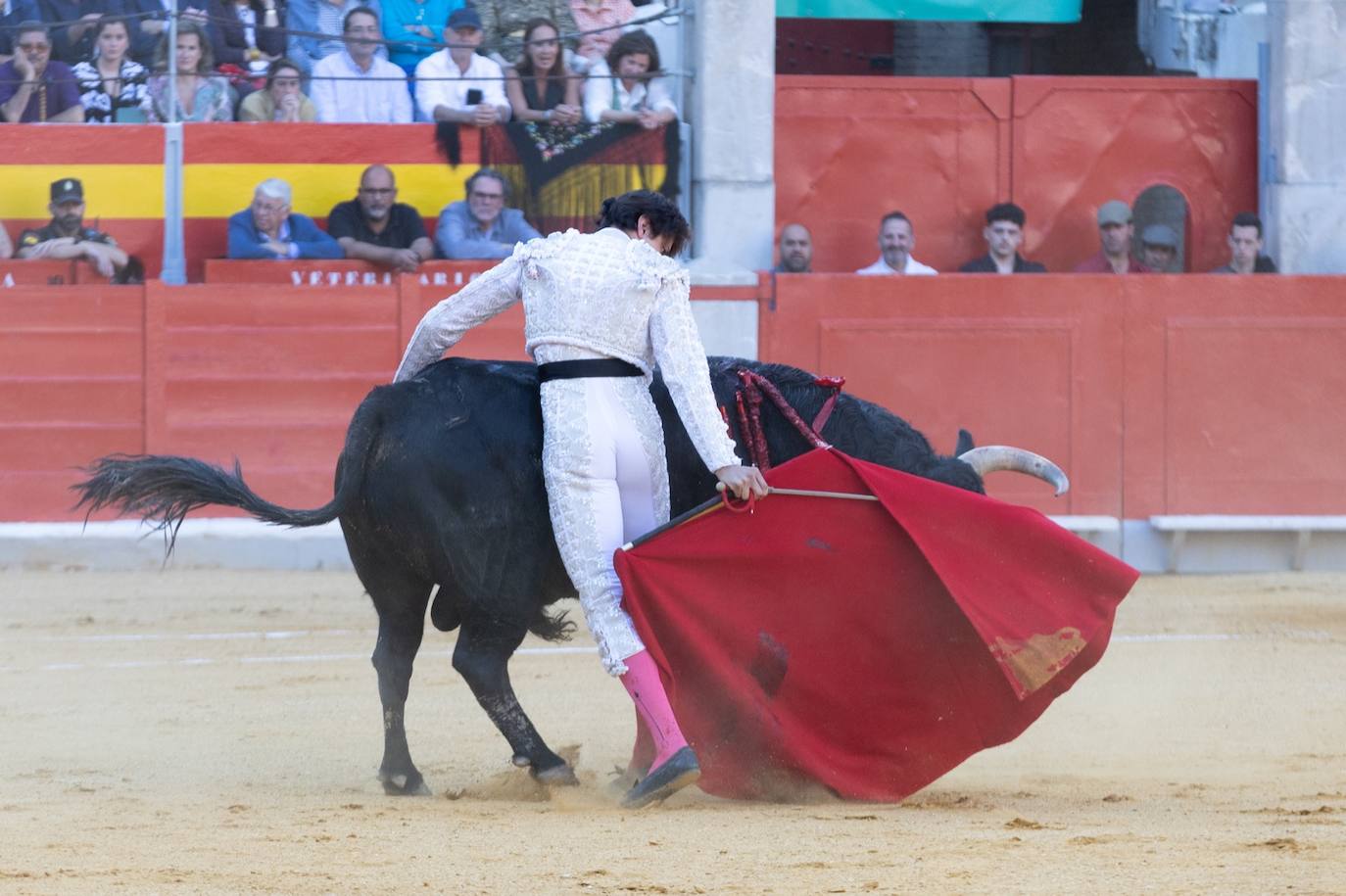 Las imágenes de la tarde triunfal de El Juli, Roca Rey y Tomás Rufo