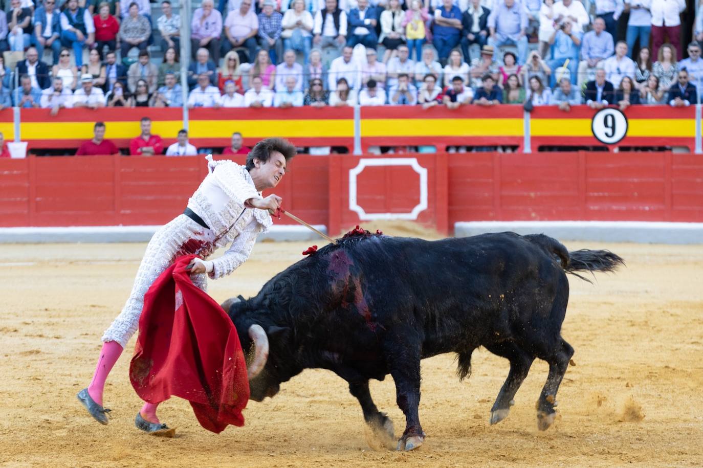 Las imágenes de la tarde triunfal de El Juli, Roca Rey y Tomás Rufo