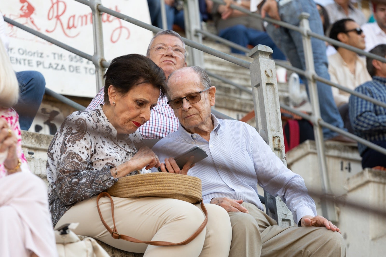 Encuéntrate en la plaza de toros de Granada en la tarde del viernes