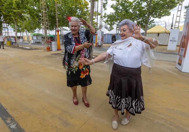 Carmita y Azucena.