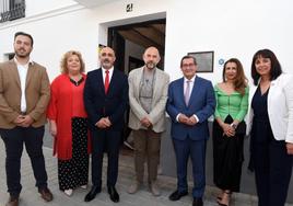 Autoridades de la provincia se unen al premiado, Enrique Lanz, para celebrar el 125 aniversario del nacimiento de Lorca.