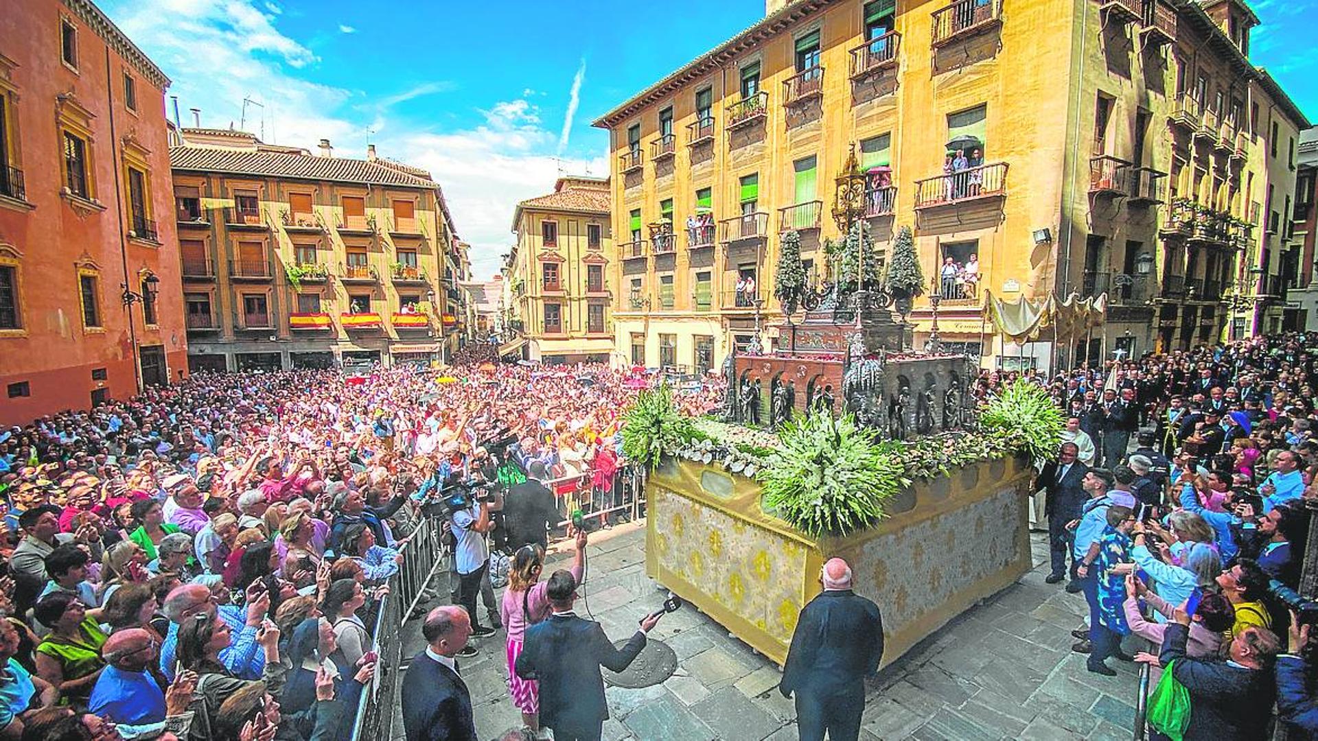 La Procesión De La Octava Del Corpus Regresa A La Trinidad Ideal