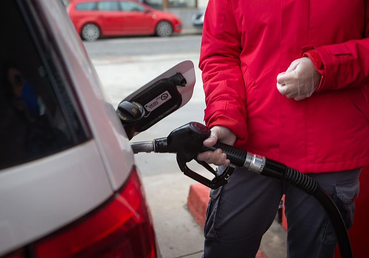 La cadena de gasolineras que ofrece 10 céntimos de descuento por litro de combustible.