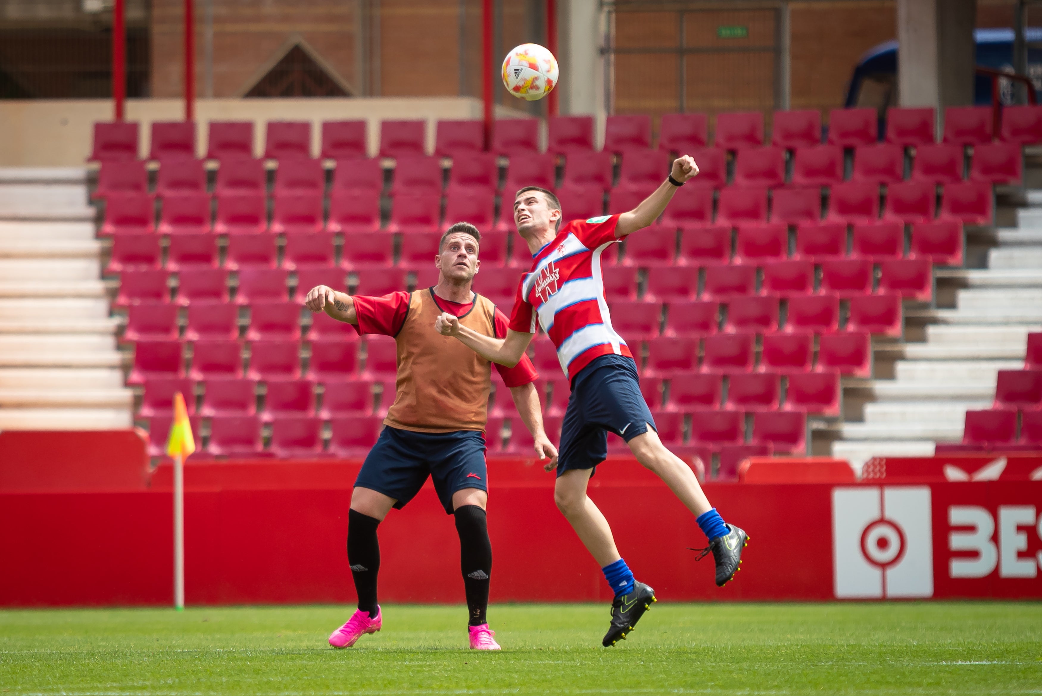 El partido de las &#039;estrellas&#039;, a pie de césped