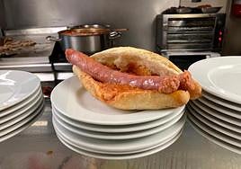 Un perrito del Bar Aliatar.