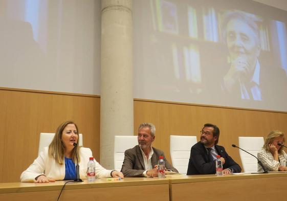 Un momento del acto celebrado en el Puerto de Motril. De izquierda a derecha, Remedios Sánchez, José García Fuentes, Antonio Granados y Mar Campos.