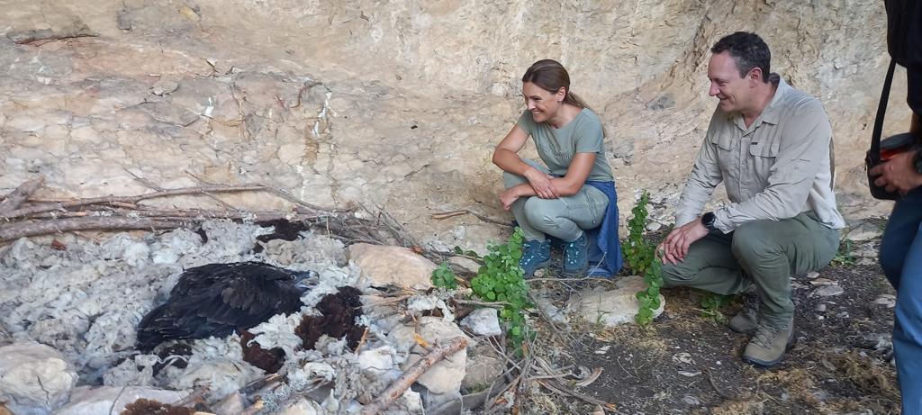 Juan Ramón Pérez y María José Lara antes de la última suelta de este año en el Parque Naural de Cazorla, Segura y Las Villas.