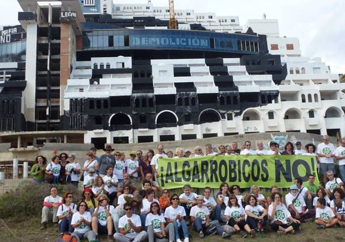 El Algarrobico y las playas de la Red Natura 2000 de Roquetas, banderas negras de Ecologistas en Acción
