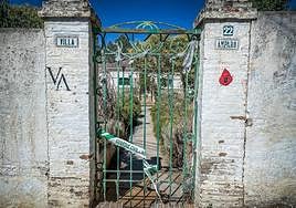 Precinto en el 'escape room' de Villa Amparo tras el suceso ocurrido en junio de 2022.