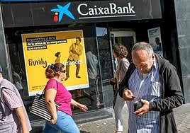 CaixaBank adelanta la fecha de cobro de las pensiones y la paga extra de junio.
