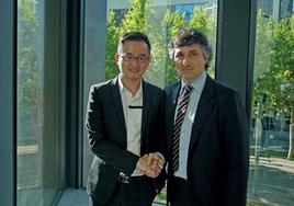 John Jiang y Gino Pozzo sellaron la venta oficialmente el 14 de junio de 2016.