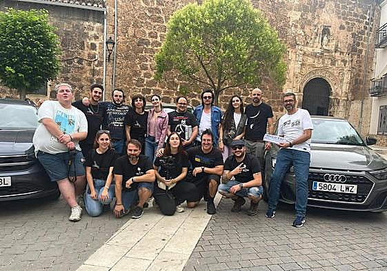 Equipo del rodaje 'La sombra del quebrantahuesos'.