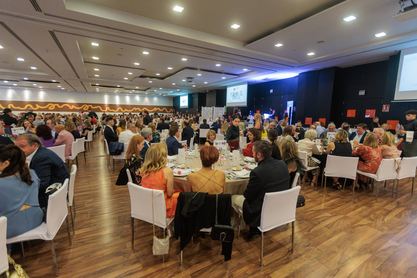 Las imágenes de la cena solidaria de Fundación Espadafor