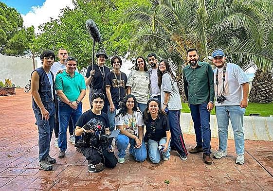 El equipo de rodaje del corto 'Durmiente', reunido en Castellar.