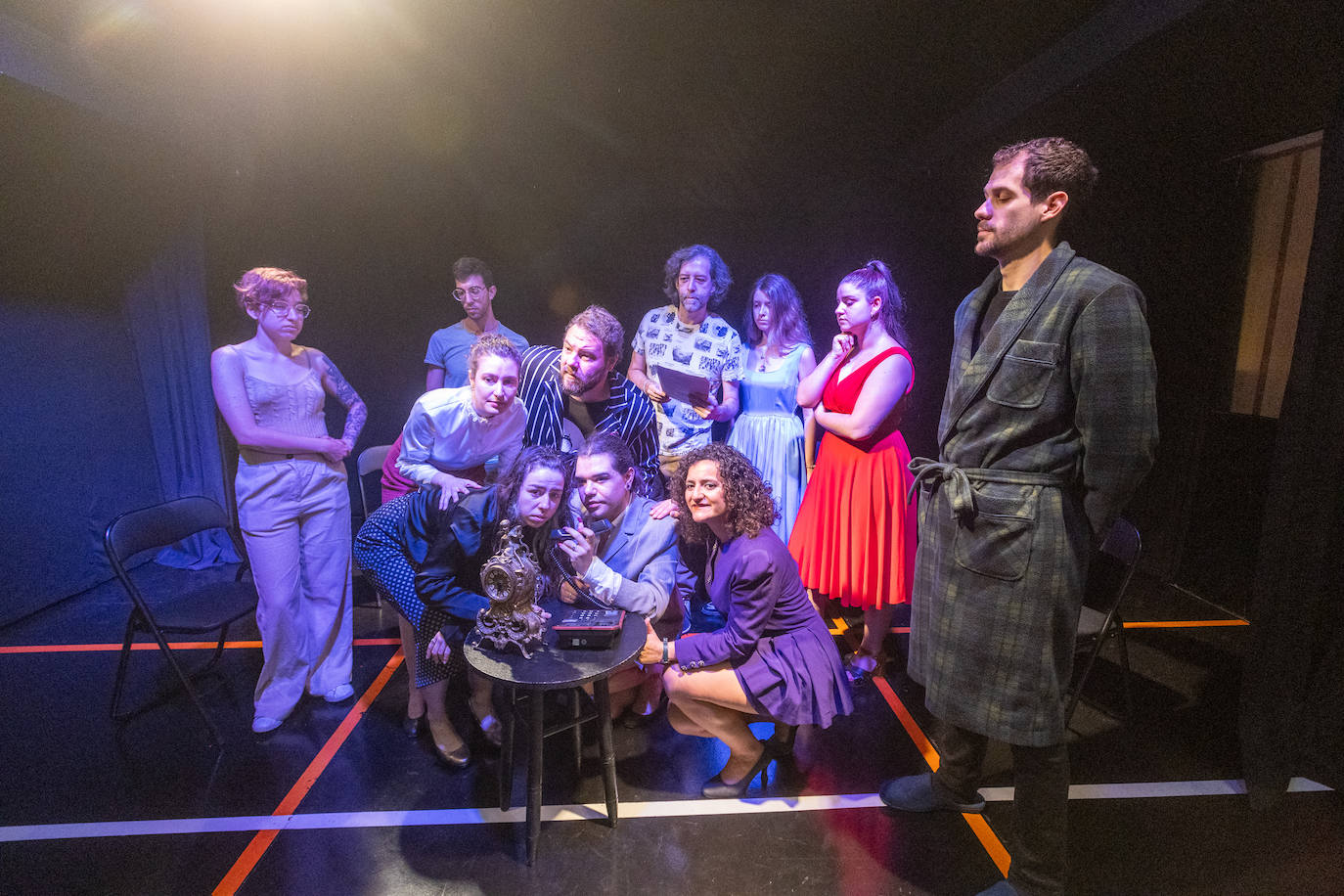 Ensayo general con los actores de segundo curso.