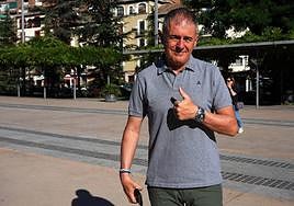 Lucas Alcaraz, en el paseo del Violón de Granada capital, donde ha regresado tras entrenar esta temporada al Ibiza.
