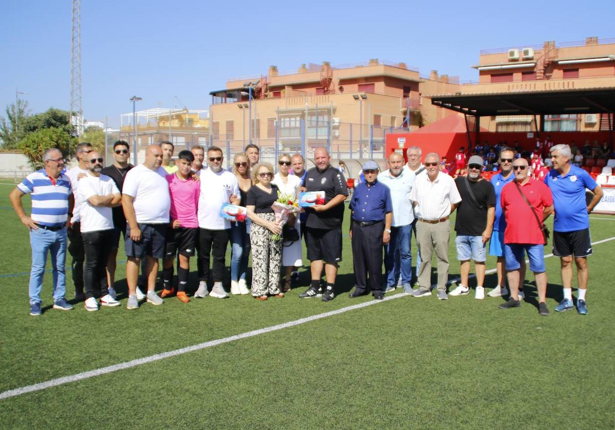 Familiares de Ramón Hernández, en el encuentro celebrado en el estadio Miguel Prieto.