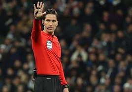 Munuera Montero, durante el último Real Madrid-Barcelona.