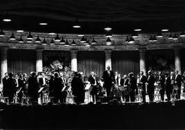 Herbert von Karajan y la Orquesta Filarmónica de Berlín en el Palacio de Carlos V en 1973