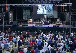 El humorista Luis Piedrahita, con su monólogo, fue uno de los atractivos de la fiesta