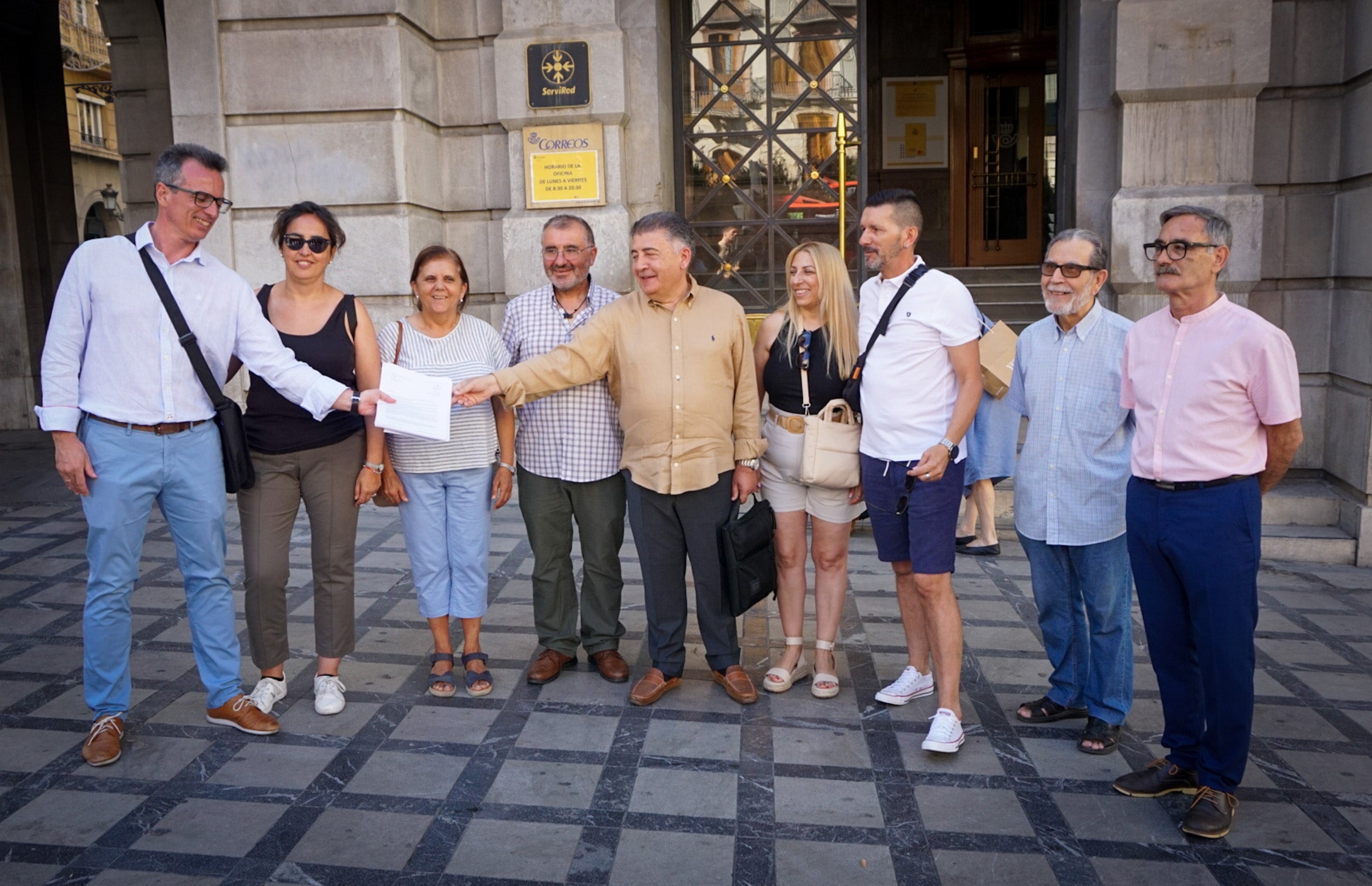 Miembros de la plataforma que lucha contra los cortes.