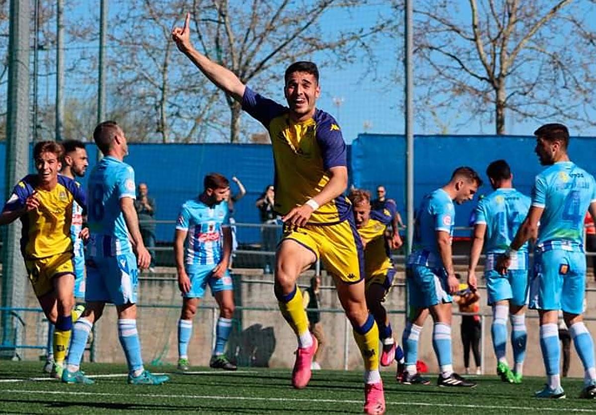 Miguel Berlanga celebrando un gol en un partido del pasado ejercicio con el filial del Alcorcón.
