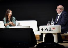 Beatriz Corredor y Eduardo Peralta en el escenario de Alhambra Venture.