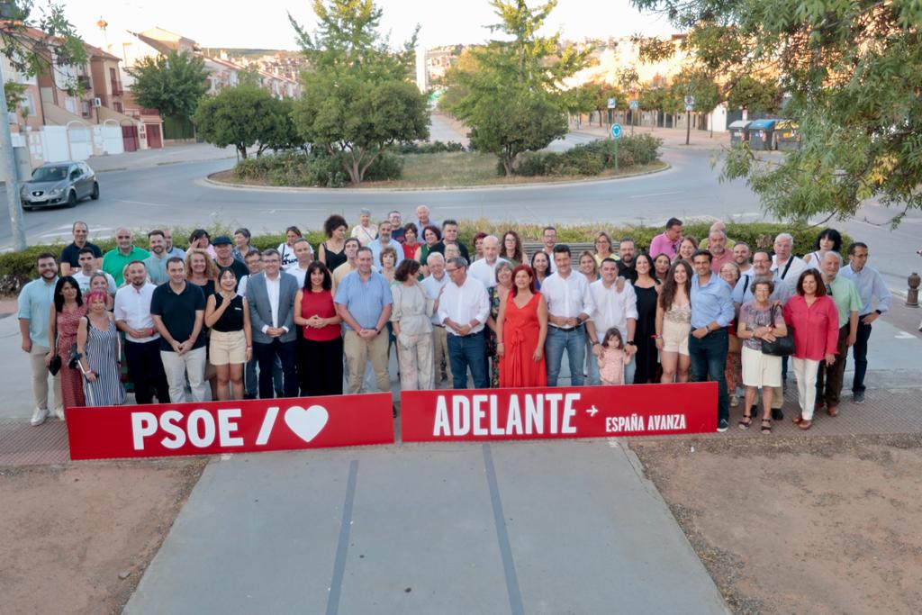 Los candidatos socialistas, en el inicio de la campaña.