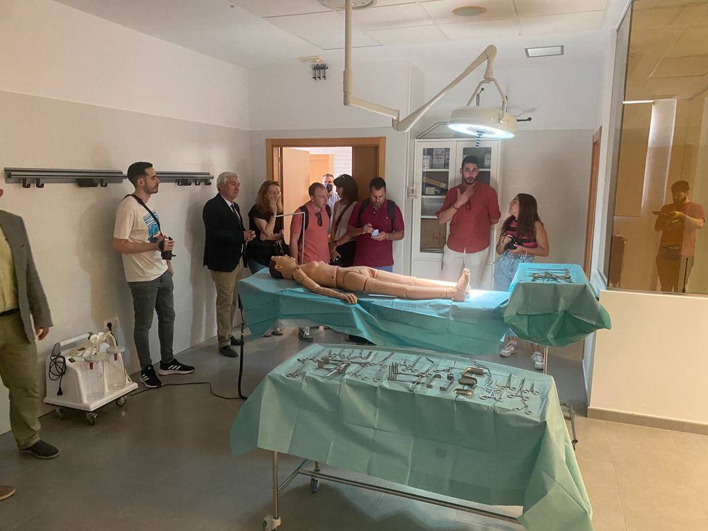 Simulador de quirófano existente en la Facultad de Ciencias de la Salud de la UAL.