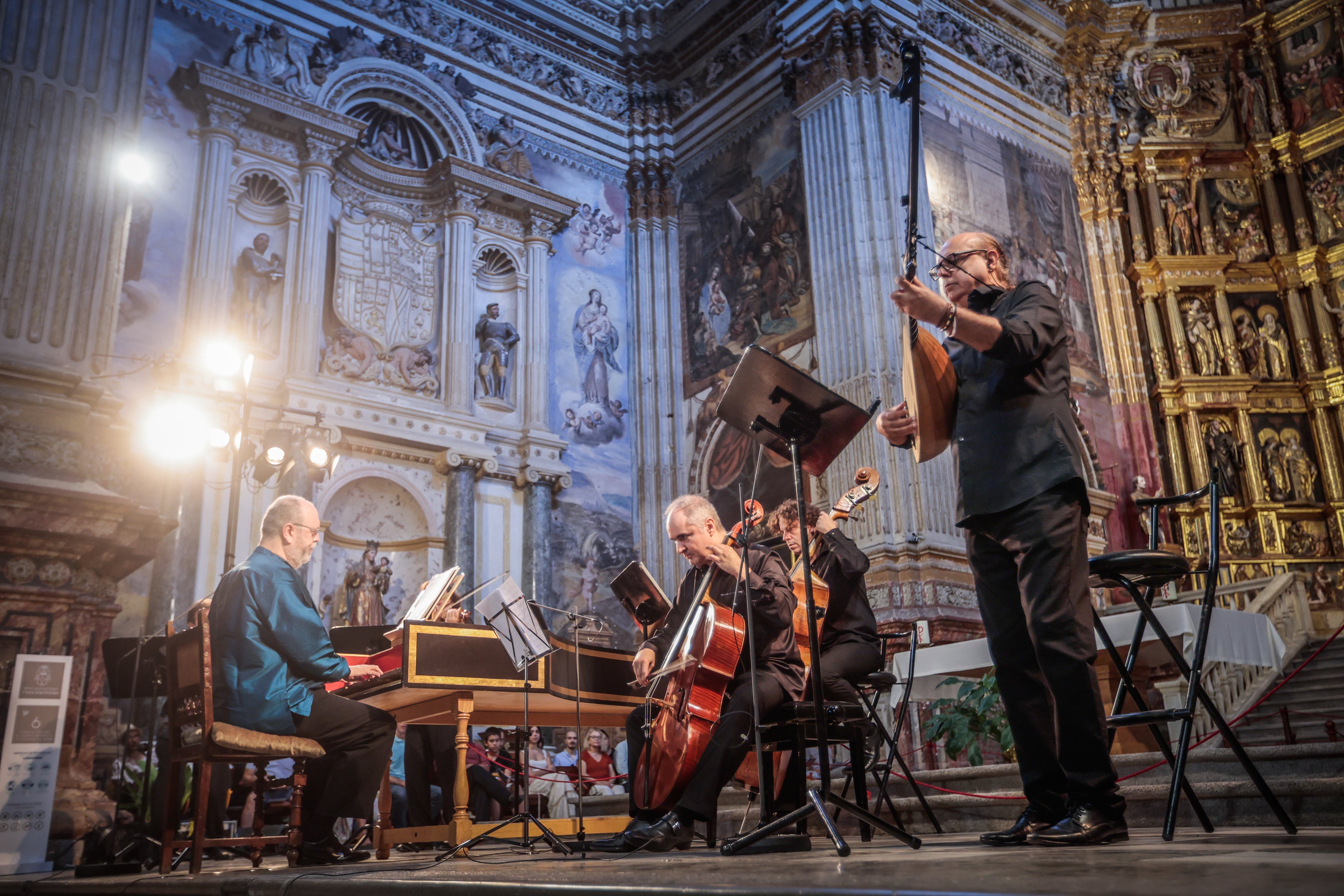 El grupo Al Aire Español, ayer, en el monasterio de San Jerónimo.